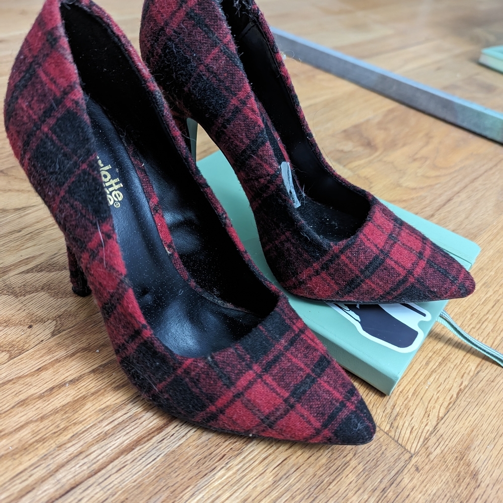 Red plaid Charlotte Russe Heels, size 5.5